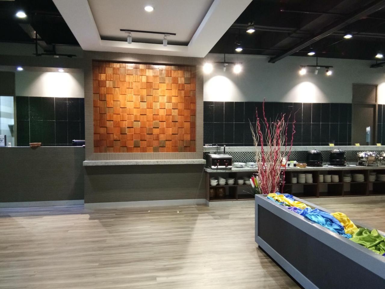 Purnama Hotel Limbang Eksteriør bilde